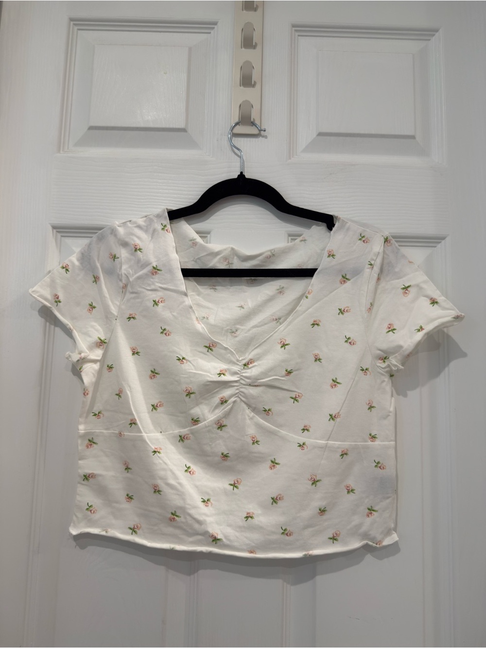 White Ditsy Floral Ruched Bust Cropped Short Sleeve Top